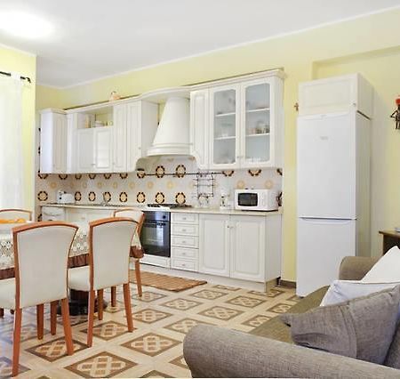 Casa Vacanze Rosy จีอาร์ดีนี นักซอส ห้อง รูปภาพ